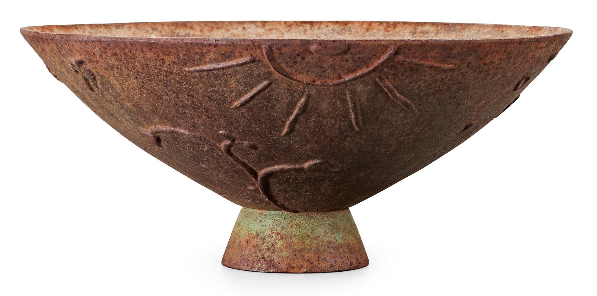 An Olof Hult cast iron urn, Näfveqvarns bruk.