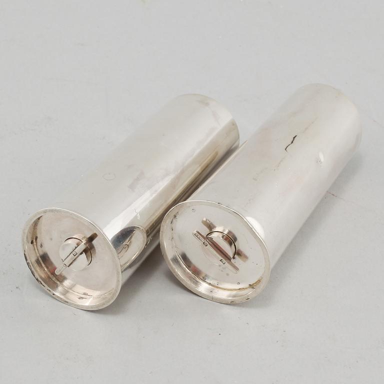 SALT OCH PEPPARSTRÖARE, silver, Göteborg, 1959. Vikt 120 g.
