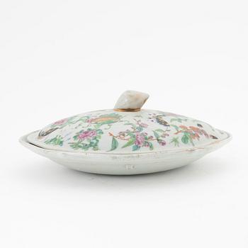 Serving Chinese dish with cover, Canton, second half of the 19th Century.