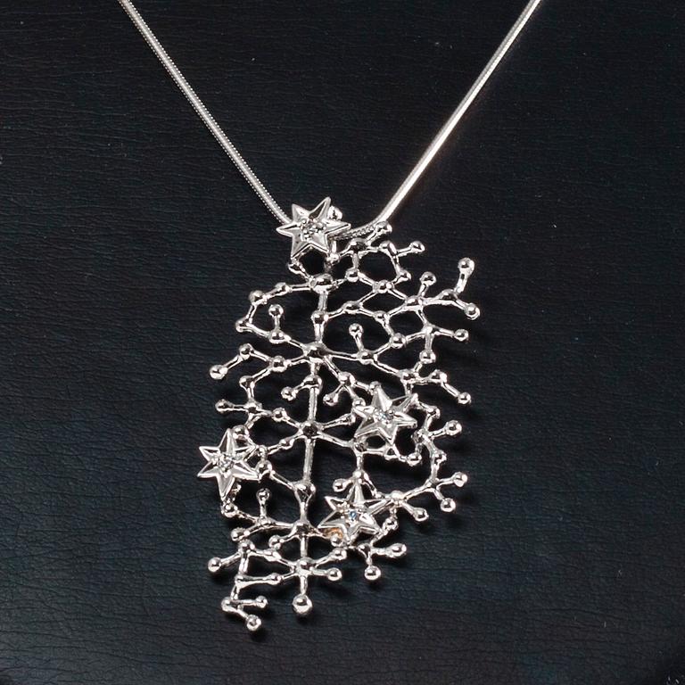 HALSSMYCKE, Tapio Wirkkala, Kultakeskus, Tavastehus. 1900-talets slut/2000-talets början.