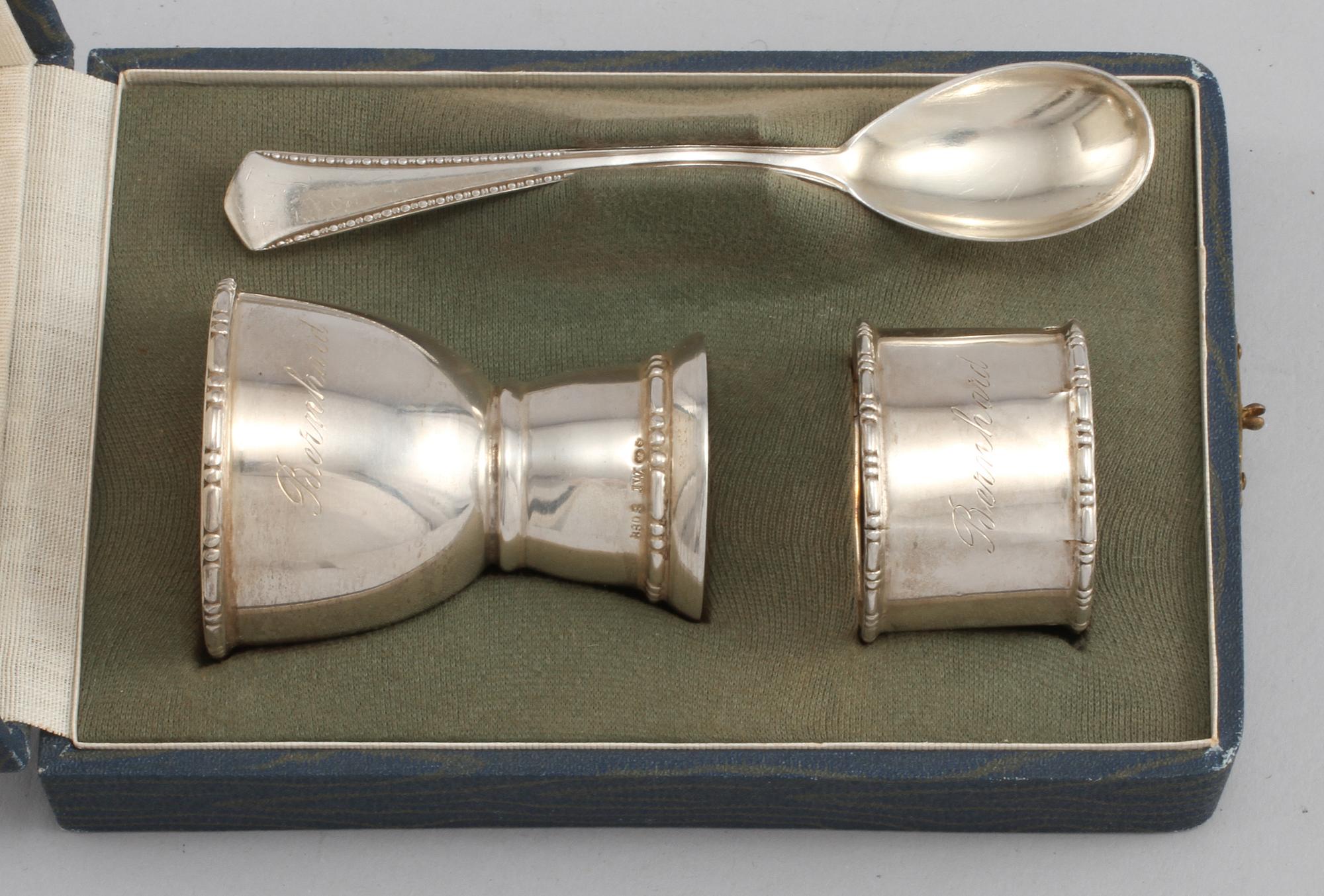 DOPSET, 3 delar, silver, svenska importstämplar. Vikt 42 g.