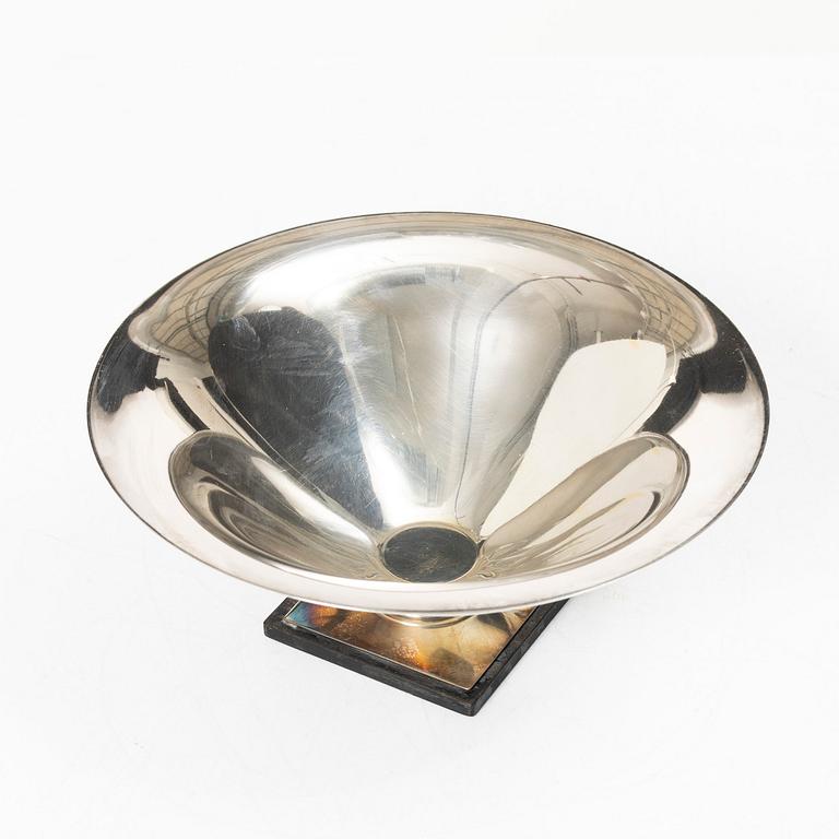 Guldsmedsaktiebolaget (GAB), Bowl on foot, silver, with wooden base, Stockholm 1936.