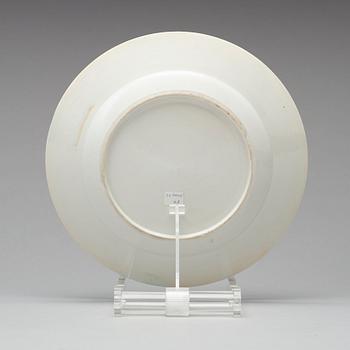 TALLRIK, vapenporslin. Qing dynastin, Qianlong (1736-95).