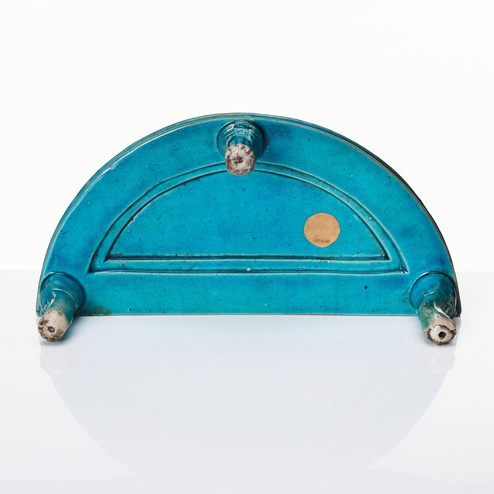 A turquoise glazed table/stand, Qing dynasty, Kangxi (1662-1722).