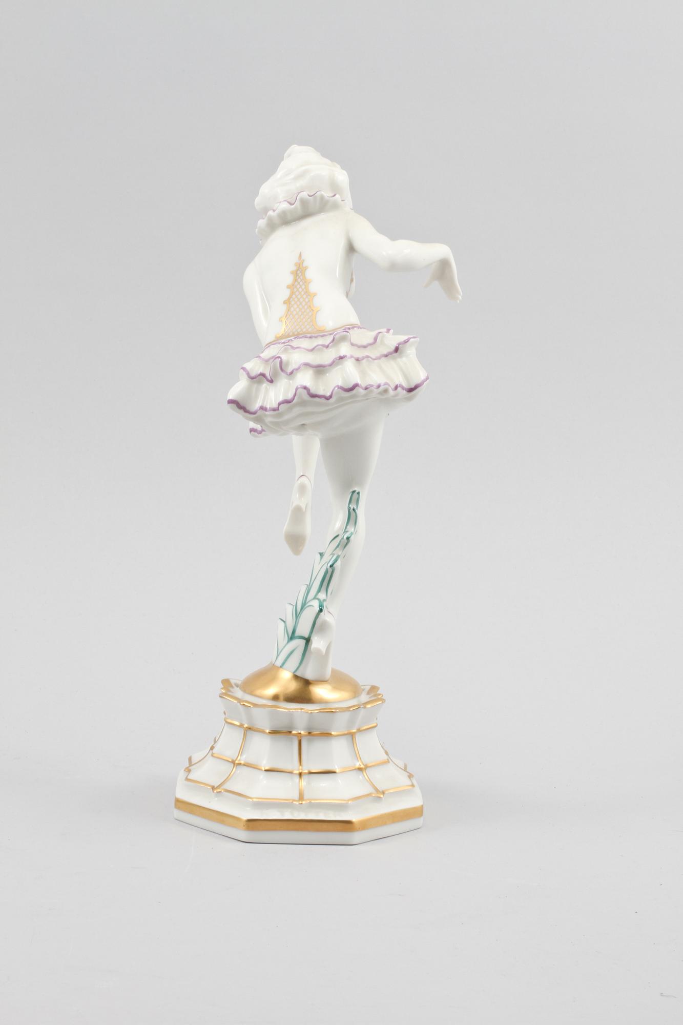 SKÅL PÅ FÖTTER med FLOWER FROG, porslin, Hutschenreuther, 1900-talets mitt.
