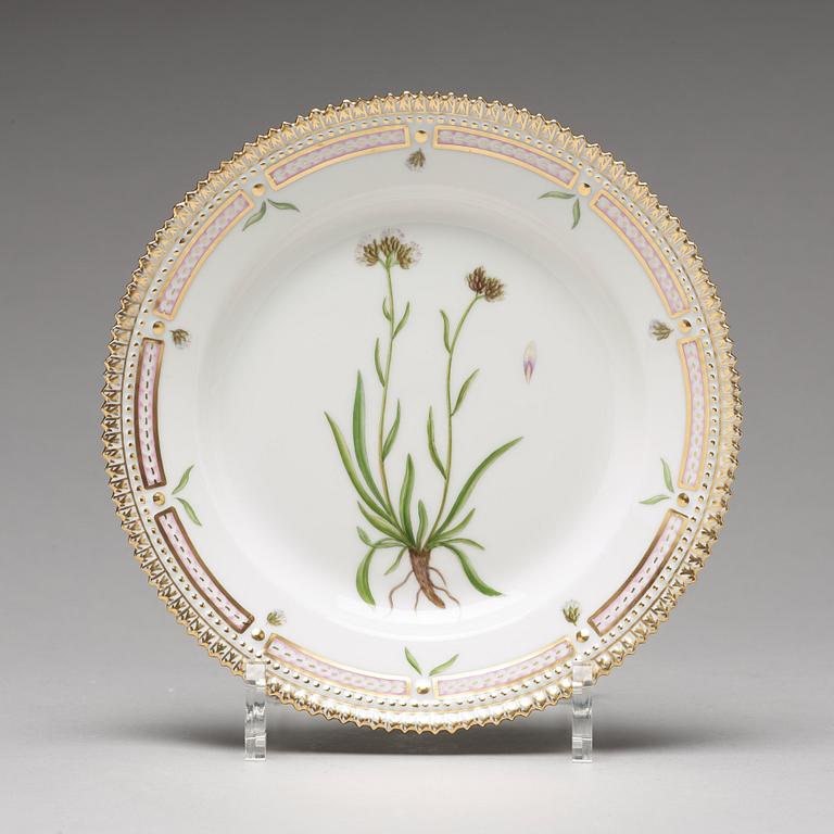 A set of 12 Royal Copenhagen "Flora Danica" dishes, Denmark, 20th Century.