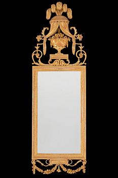 1575. A Danish late 18th century mirror.