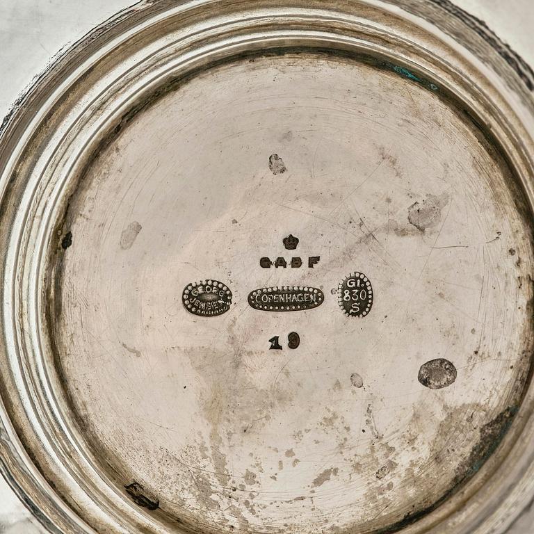 Georg Jensen, skål på fot, Köpenhamn ca 1919-21, modell 19, svenska importstämplar GABF.