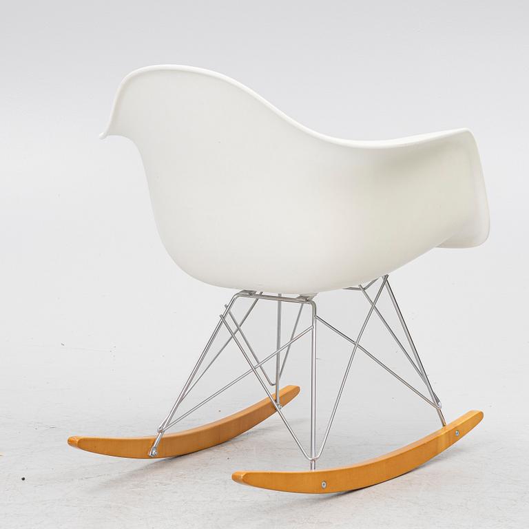 Charles & Ray Eames, gungstol, "Eames plastic armchair RAR", Vitra, 2012.
