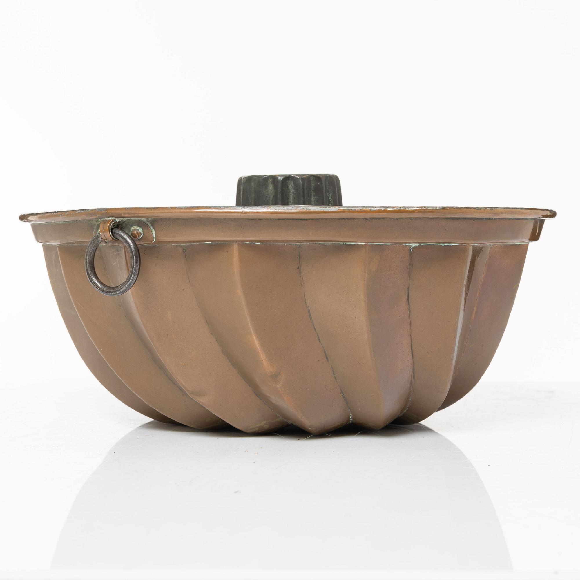 A Sweidhs copper cake mould, 18th / early 19th century.