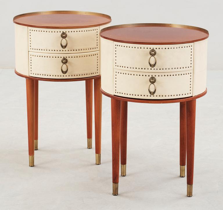 SÄNGBORD, ett par, 1930-40-tal.