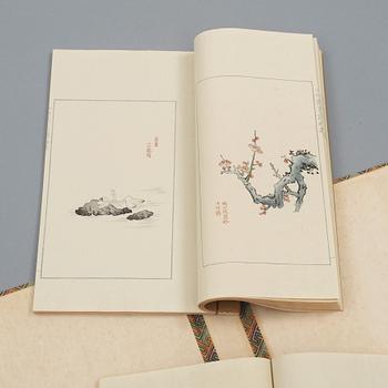 Book, 4 vol, numerously illustrated with woodcuts in colours, "Shi zhu zhai jian pu" by Hu Zhengyan.