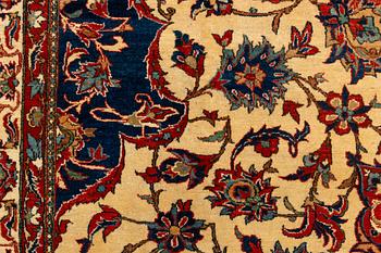 A carpet, semi-antique, Esfahan, ca 410 x 302 cm.