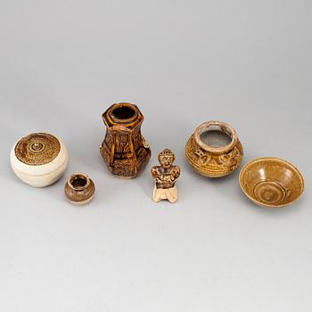 A group of mustard brown glazed ceramics, South East Asia, Thailand, part 19th Century.
