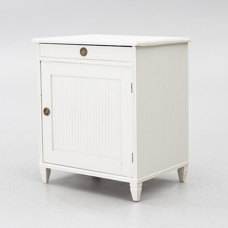 Chest of drawers/cabinet, Gustavian style, mid-20th century.