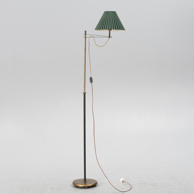 Harald Notini, golvlampa, modell "15597", Arvid Böhlmarks Lampfabrik, Stockholm, 1950-tal.
