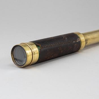 A tubular binocular, 19th/20th century.