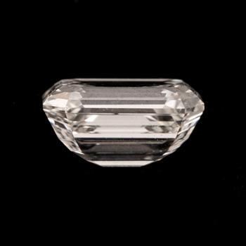 Emerald cut diamond, 0,51 ct, with GIA dossier.