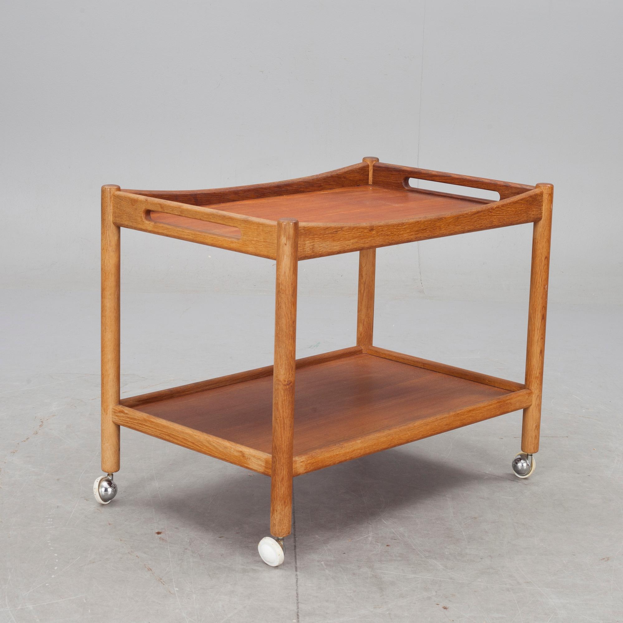 SERVERINGSVAGN, Hans J Wegner för Andreas Tuck, brännmärkt. Danmark.