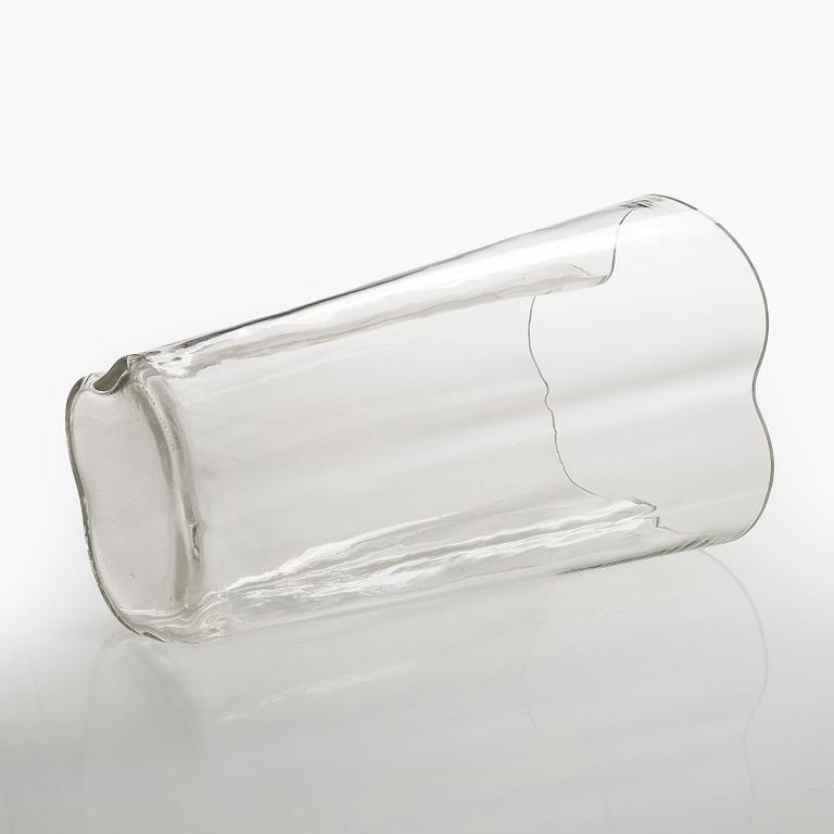 Alvar Aalto, vas, modell 3032, signerad Alvar Aalto 173/1986.