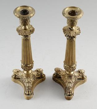 LJUSSTAKAR, 1 par, brons, senempire, 1800-talets första hälft.
