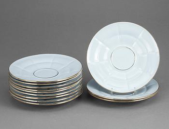A tea set "Grand" by Arthur Percy for Gefle /Upsala-Ekeby porcelain factory. 15 pieces. Designed in 1930.