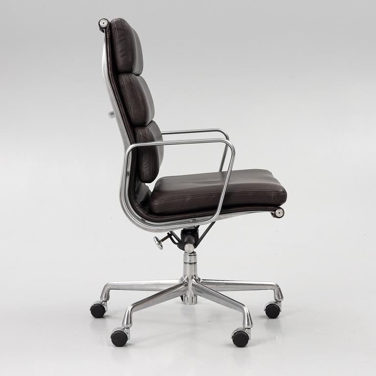 Charles & Ray Eames, kontorsstol, "Soft Pad Chair EA 219, high backrest", Herman Miller, 2000-tal.