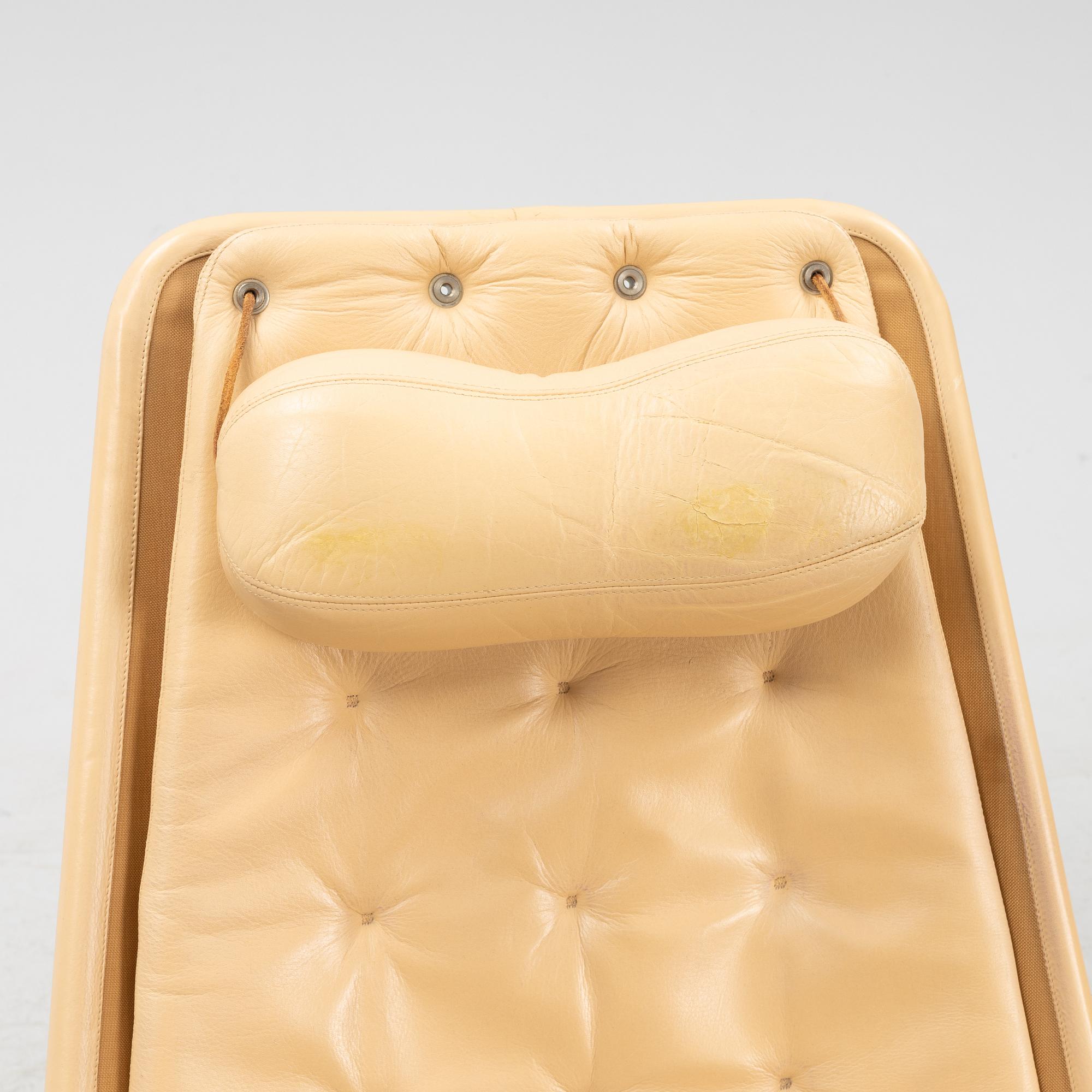 A Jetson swivel easy chair by Bruno Mathsson for Dux.