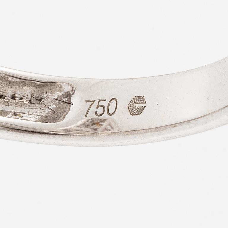 Ring in 18K white gold set with brilliant-cut diamonds,.