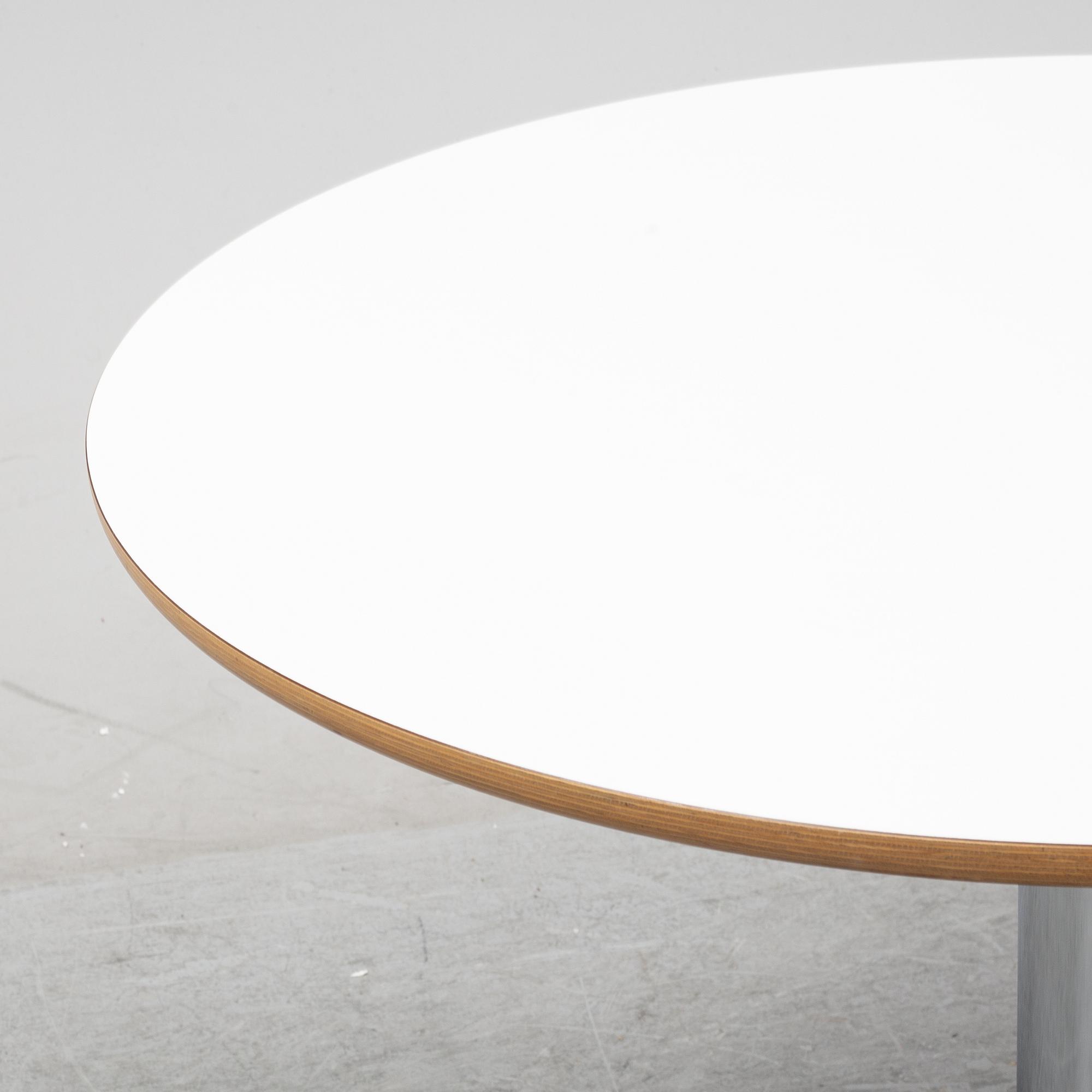 A round table by Börge Lindau, secpnd half of the 20th Century.