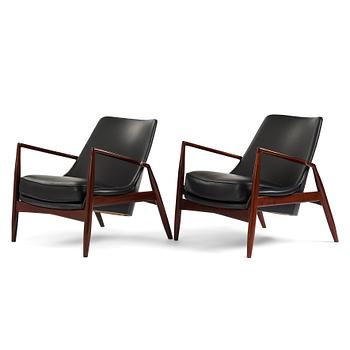 371. Ib Kofod-Larsen, a pair of black leather "Sälen", Olof Perssons Fåtöljindustri (OPE), Sweden, 1950-60's.