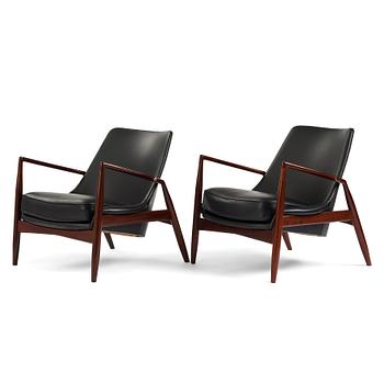 371. Ib Kofod Larsen, a pair of black leather "Sälen", Olof Perssons Fåtöljindustri (OPE), Sweden, 1950-60's.