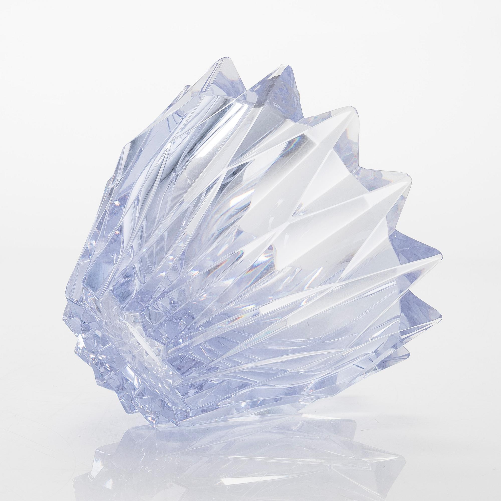 Aimo Okkolin, malja, "Lumpeenkukka", signeerattu Aimo Okkolin Riihimäen Lasi Oy.