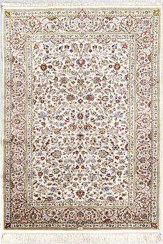 Matta, silke Keshan, figural, signerad ca 157x 102 cm.