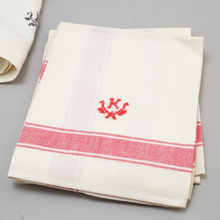 30 (12+12+6) linen towels, 20th century.