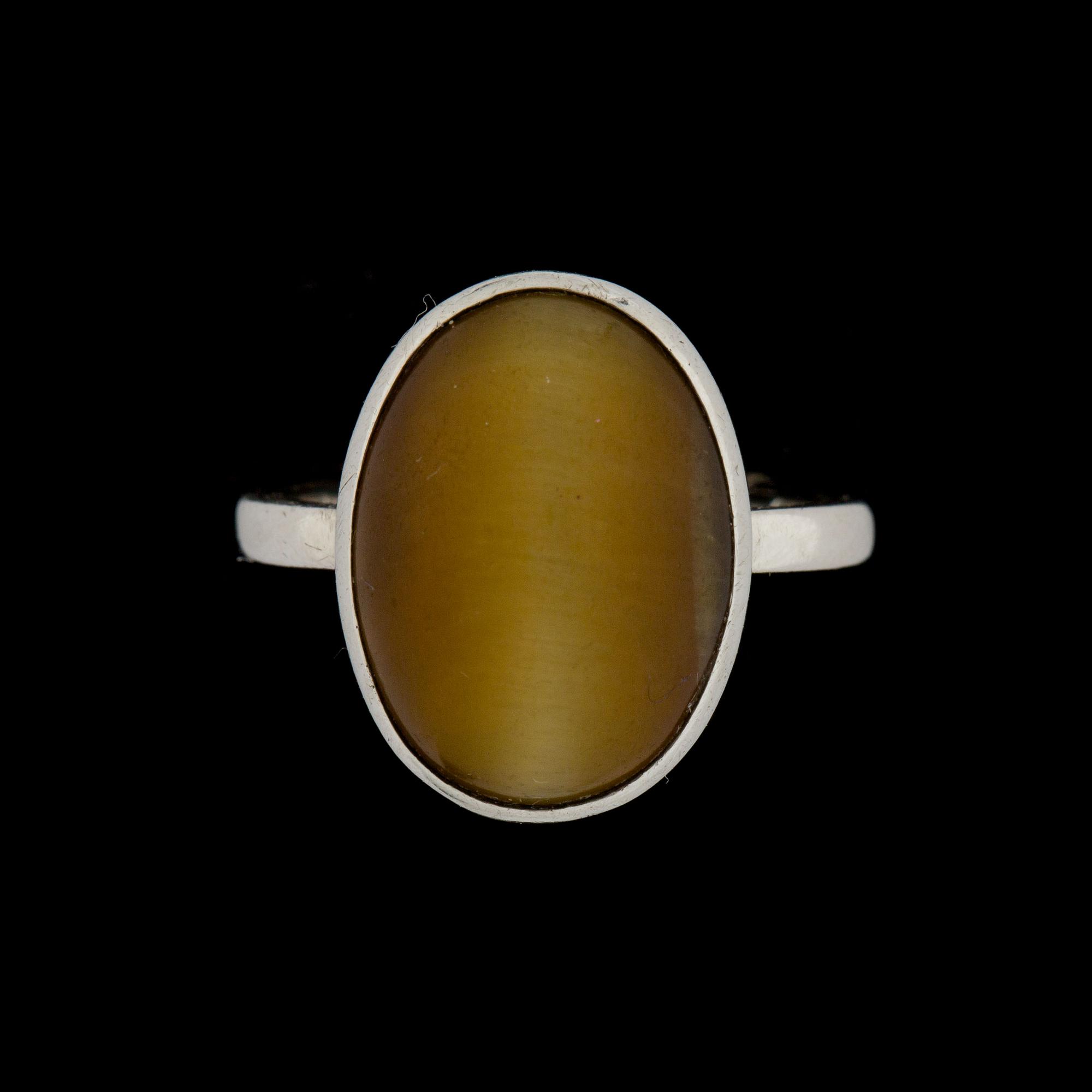 RING, silver med tigeröga. Wiwen Nilsson, Lund. 1930-tal. Vikt ca 4 gram.