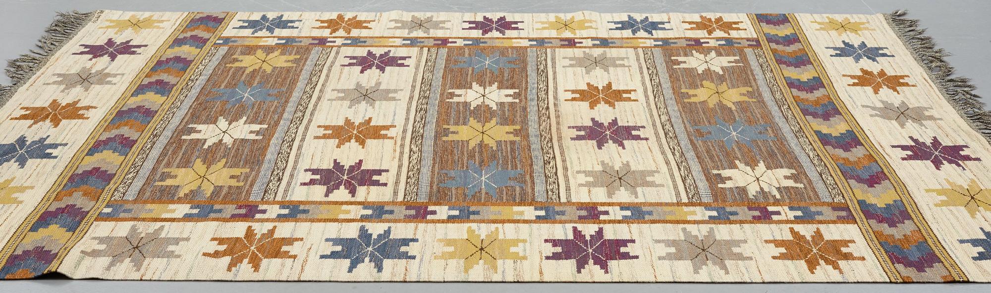 Märta Måås-Fjetterström, a carpet, "Höstmattan", flat weave, ca 287,5-293,5 x 237,5-240 cm, signed AB MMF.