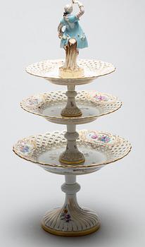 ETAGERE, porslin, Meissen, 1900-talets första hälft.