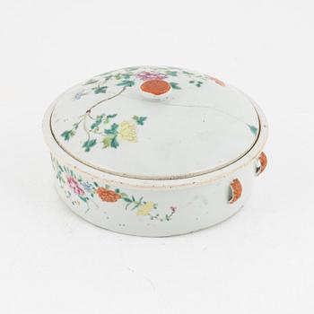 A famille rose tureen with cover, China, 19th century.