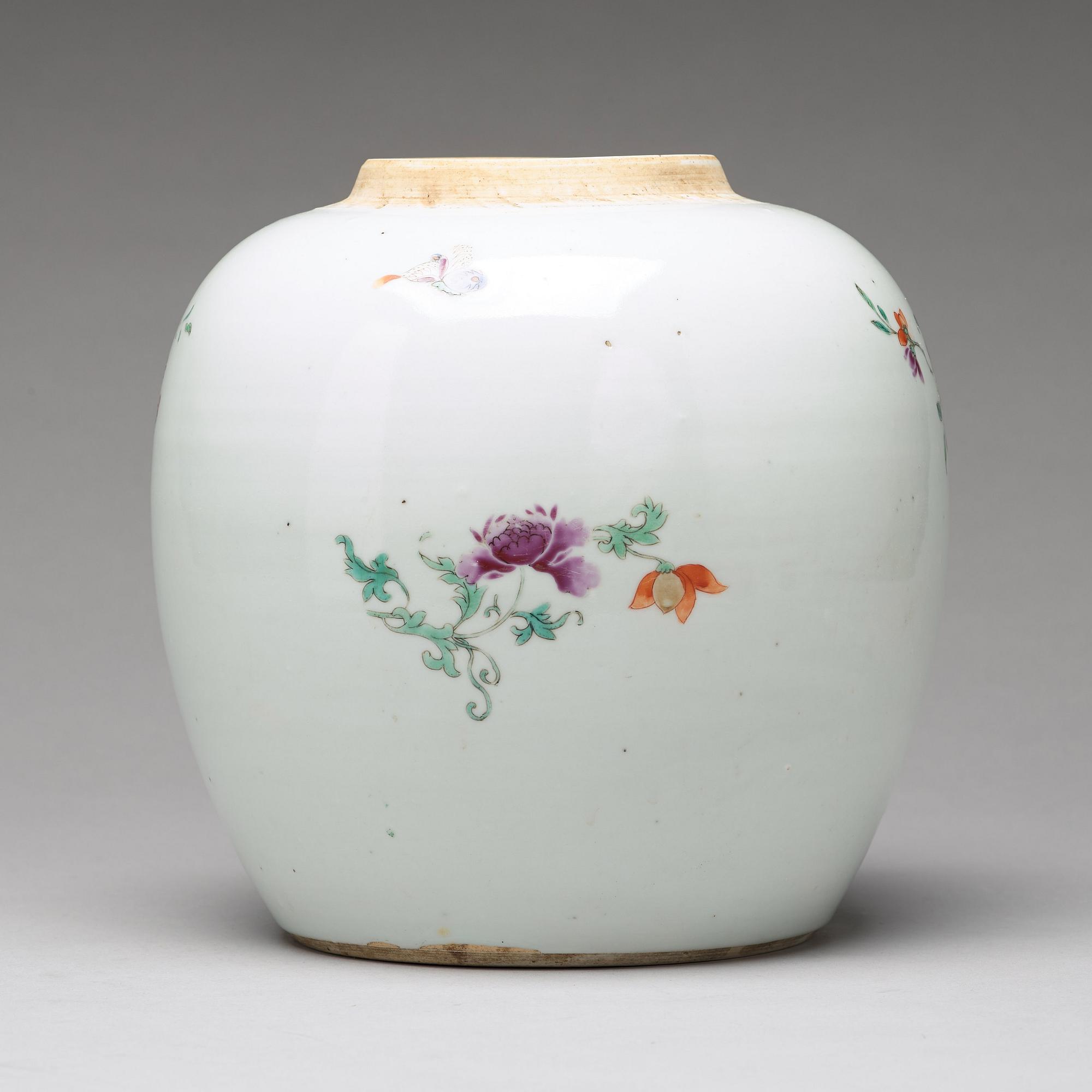 KRUKA, porslin. Qingdynastin, Qianlong (1736-95).