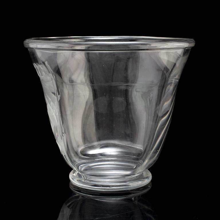 SIMON GATE, an engraved glass vase, Orrefors, Sweden 1939.