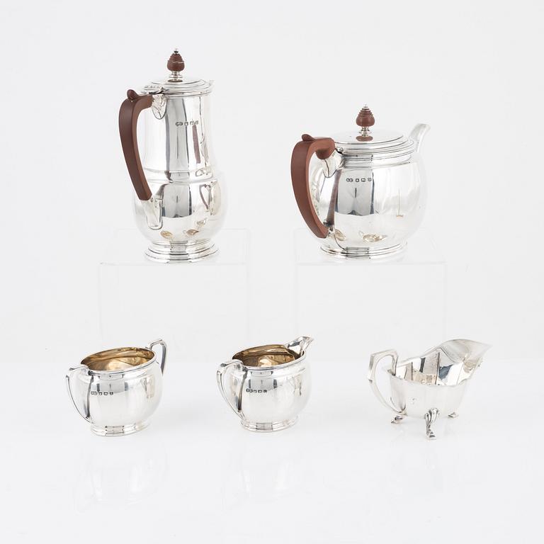 Kaffe- och teservis, 4 delar, samt gräddsnipa, silver, England, 1930-40-tal.