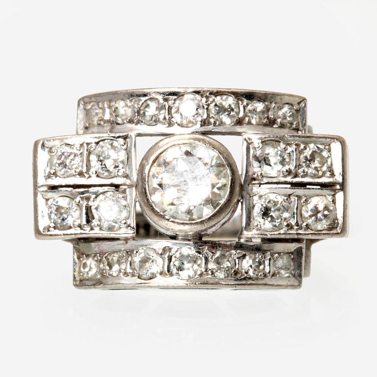 Ring 14K whitegold brilliant and single-cut diamonds approx 0,90 ct.