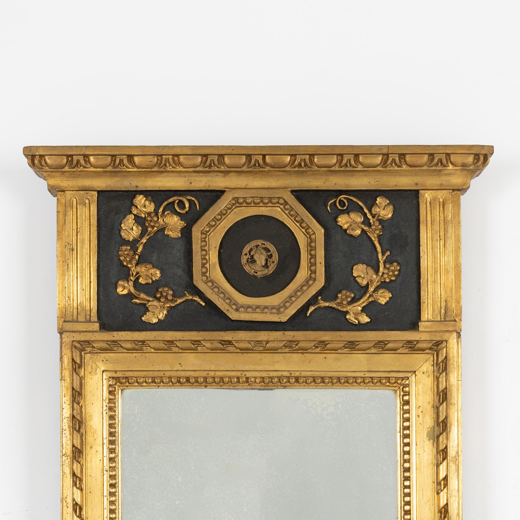 Mirror, Gustavian, late 18th century.