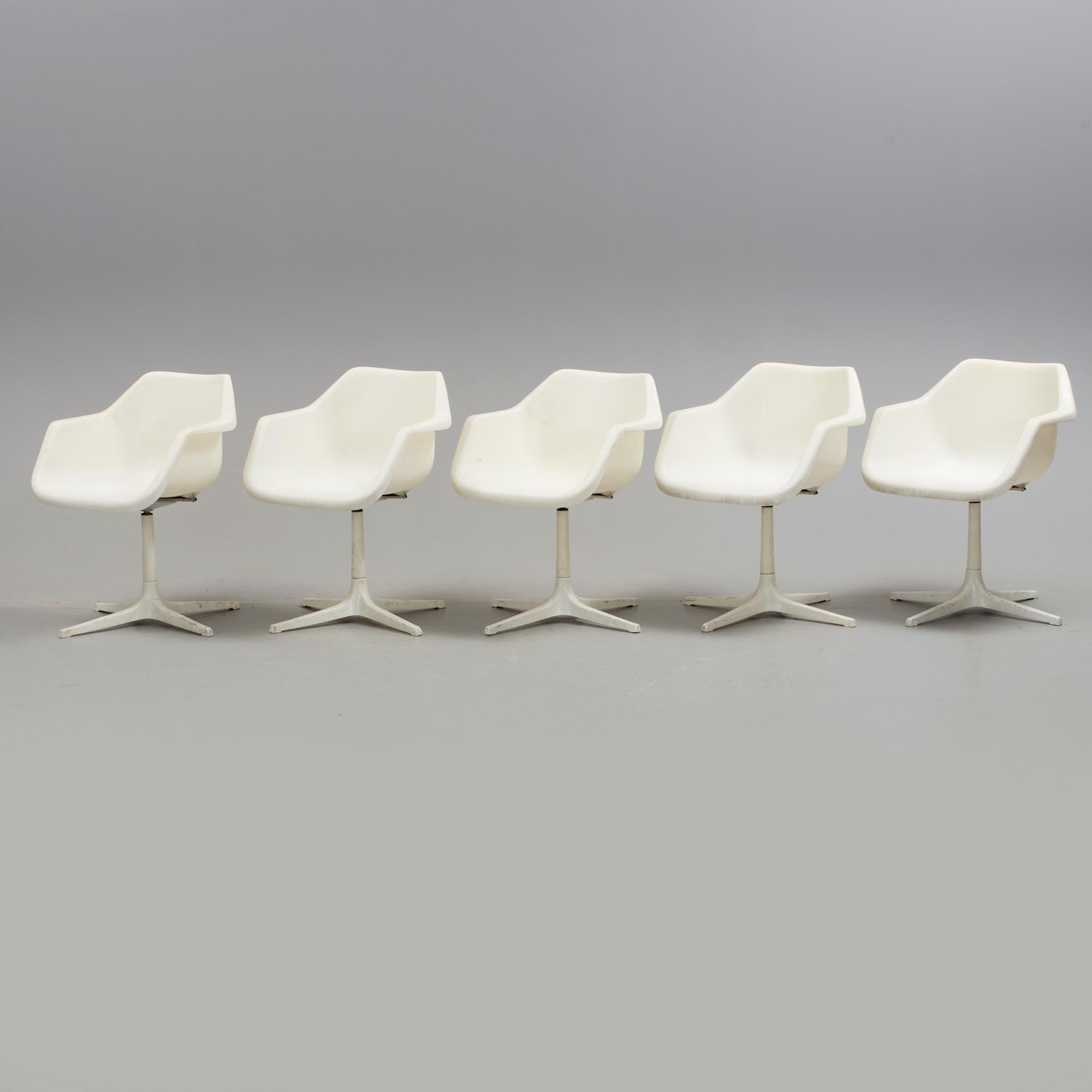 BORD SAMT STOLAR, 1+5 st, Johansson Design Markaryd respektive Robin Day för Hille, 1900-talets andra hälft.