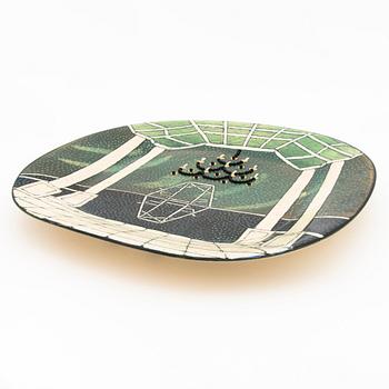 BIRGER KAIPIAINEN, a stoneware decorative dish signed Kaipiainen Arabia.