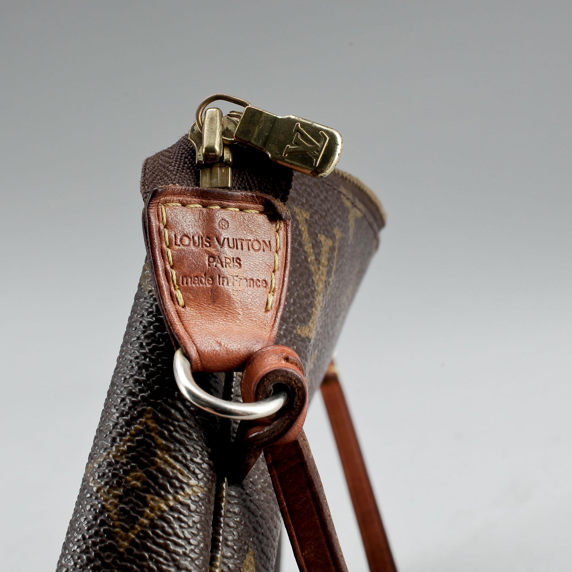 VÄSKA, "Pochette", Louis Vuitton, 1900-talets andra hälft.