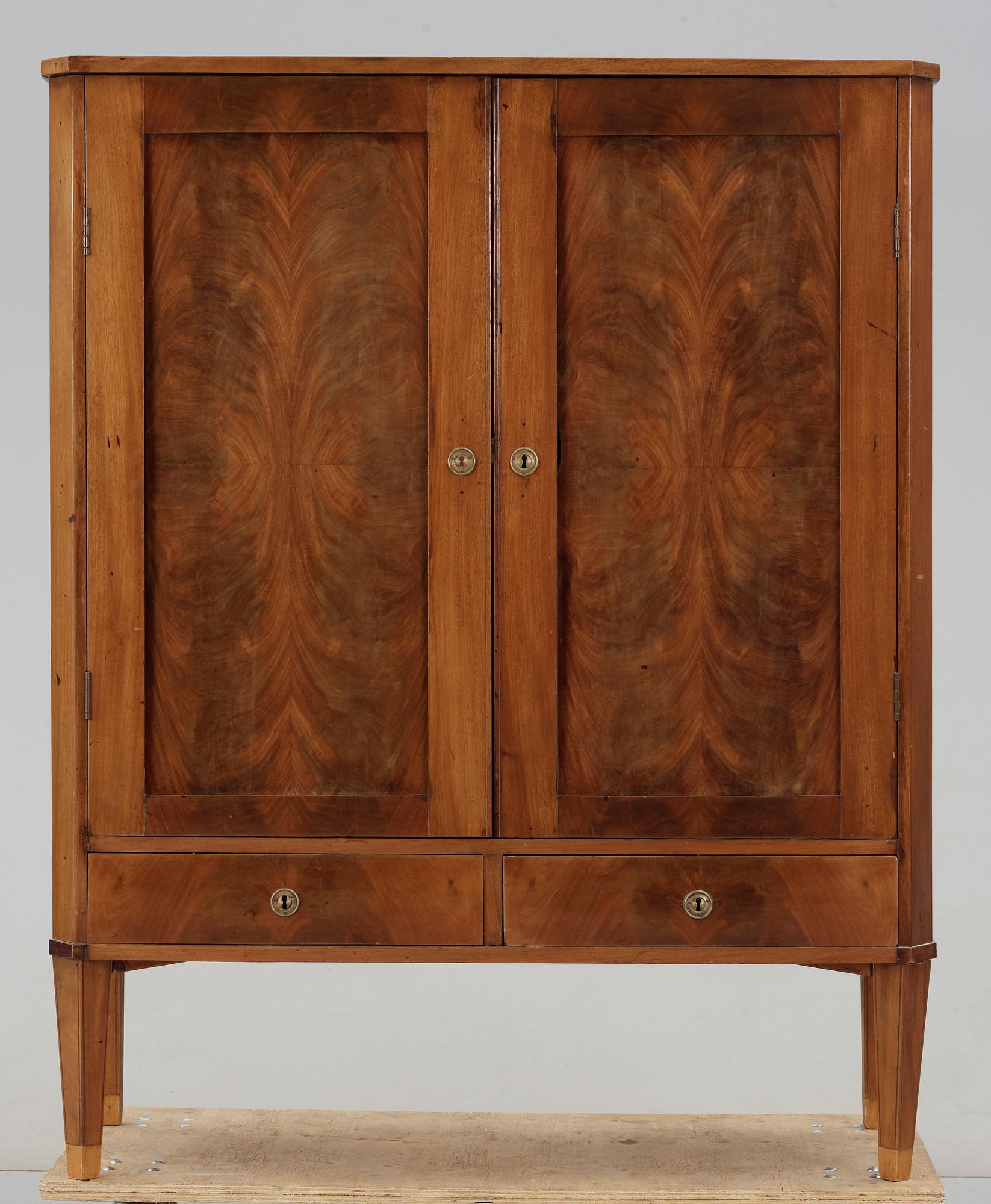 SKÅP, 1800-talets första hälft/mitt.