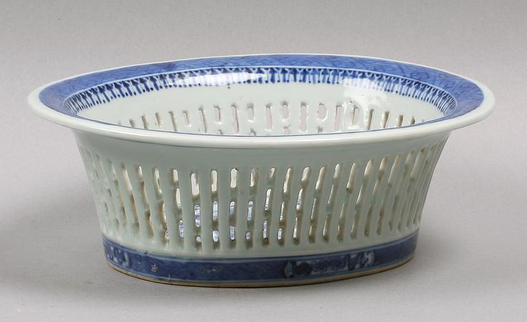 GALLERSKÅL, porslin, Qianlong, Kina.