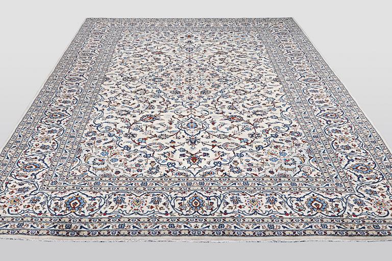 Matta, Keshan, ca 370 x 246 cm.